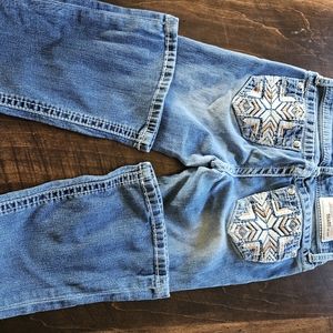 Girls Grace on LA jeans